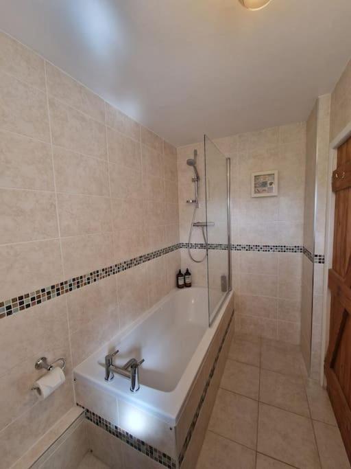 Black Cat Cottage - Central Pickering Grade 2 Listed Cottage Экстерьер фото